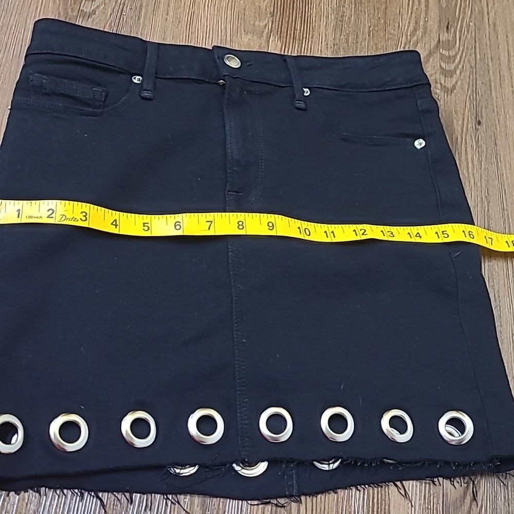 Good American Black Denim‎ Mini Skirt with Grommet Trim - Picture 6 of 14